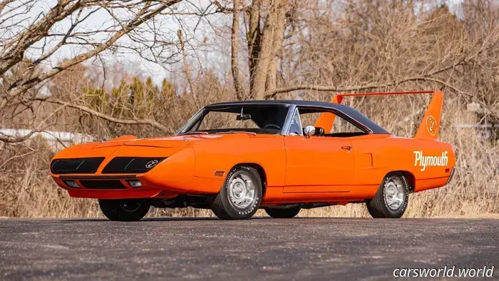 Este Plymouth Superbird se vendió por 1,65 millones de dólares en 2022. Acaba De Recaudar 4 418,000 en una Subasta