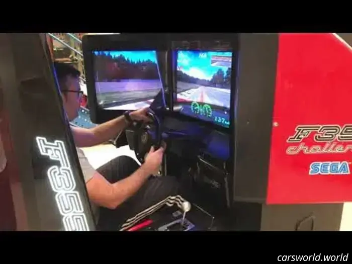 Este simulador Ferrari F355 en venta representa la cima de las carreras retro en simulación.
