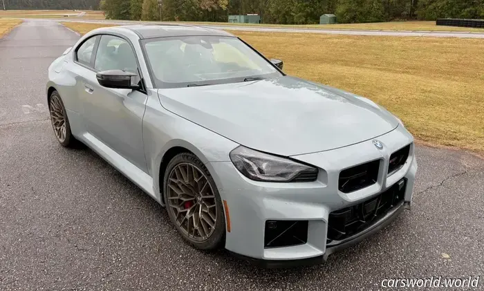 Prima prova su strada della BMW M2 CS 2026: 108.000 dollari e in pista si comporta come tale