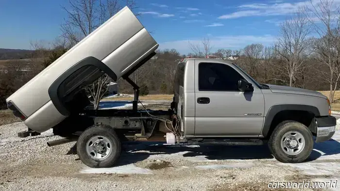 This Incognito Dump Truck Could Be the Pinnacle of the GMT800 Pickup.