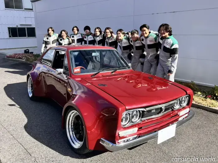 Nissan trainees transformed this classic Skyline sedan into a silhouette racer.