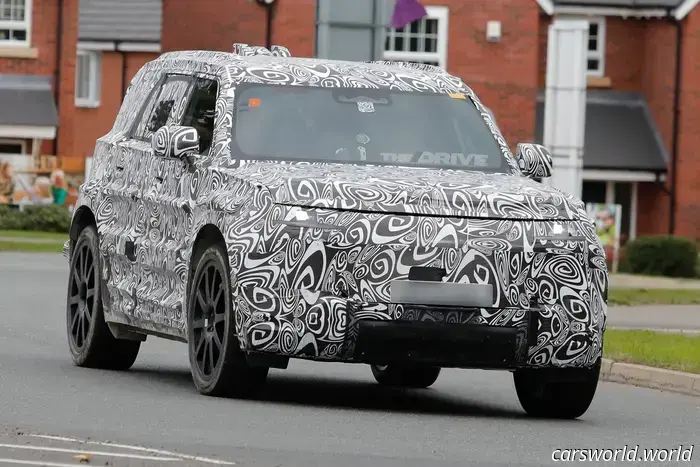 Land Rover засняли за тестированием «мини‑Defender»