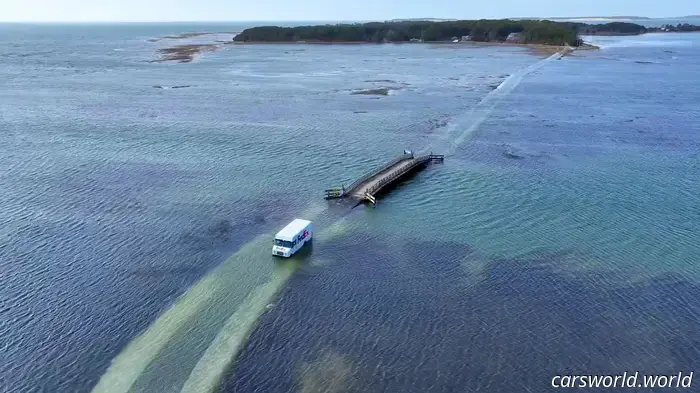 Furgoneta de FedEx Queda Atrapada en una Marea Creciente Durante una Entrega en la Isla Que Salió Mal