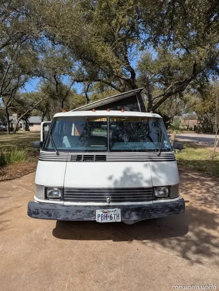 El Último Vagón Diesel Manual de 2 25K Es en realidad un RV y Hay Uno a la Venta