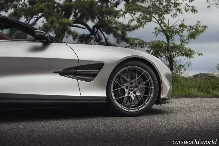 Revisión del Aston Martin Vanquish Volante 2026: Como montar en un Pegaso