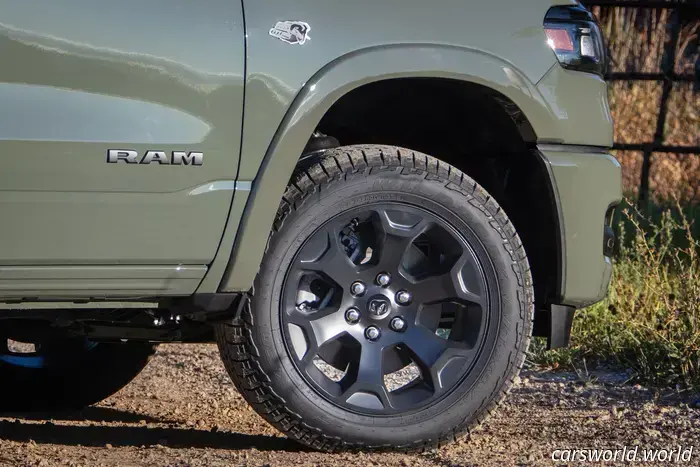 Первый тест-драйв Ram 1500 Hemi 2026 года: V8 по-прежнему достаточен