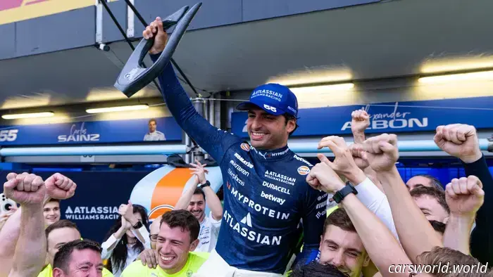 El tercer lugar de Sainz en Azerbaiyán evidencia que Williams F1 está avanzando en la dirección correcta.