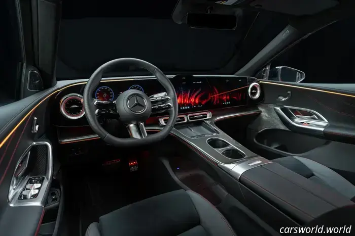 La Mercedes GLC elettrica ha ben 13 loghi Benz solo all'esterno.