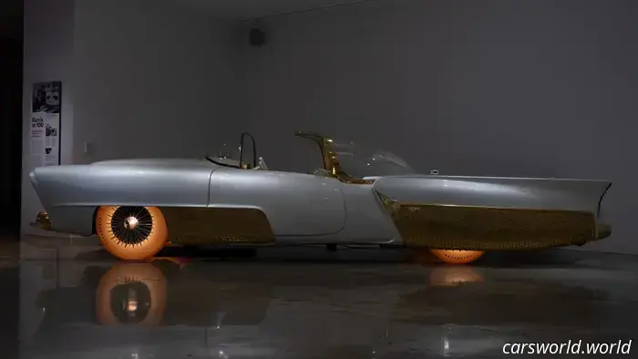Один из самых знаковых кастомных автомобилей 1950-х годов с светящимися шинами Goodyear выставлен на продажу