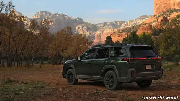 El Subaru Outback 2026 continúa siendo, de manera discreta, un automóvil familiar; simplemente, no se lo cuentes a los entusiastas de los SUV.