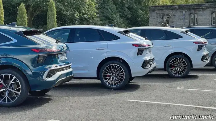 Prima prova su strada della Audi Q3 2026: l'allestimento base non deve per forza essere scadente