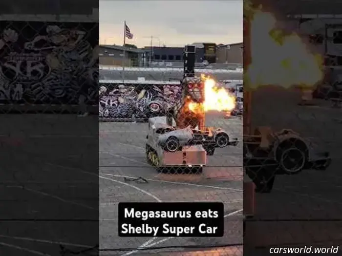 L'auto più veloce del 2007 è stata appena schiacciata da Monster Truck e data in pasto al Mecha Godzilla