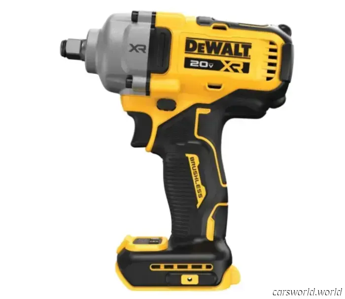 Мартовские акции DeWalt от Acme Tool Mania предлагают все, вплоть до больших скидок и бесплатных аккумуляторов