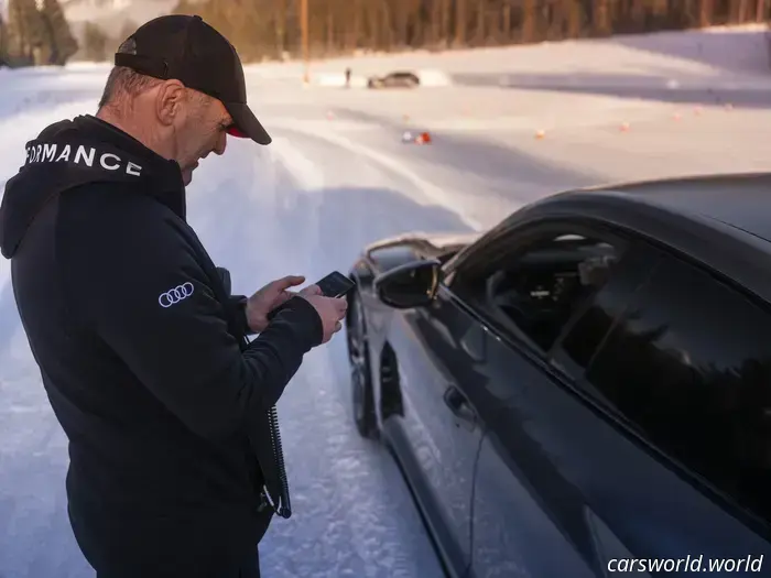 Cómo realizar un derrape con un Audi de 900 CV en hielo sin chocar.