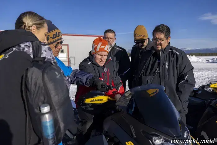 Andar En Moto De Nieve Por Yellowstone Es Difícil, Pero Vale La Pena Congelarse