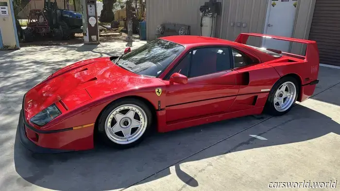  le autorità stanno mettendo all'asta una Ferrari F40 la prossima settimana