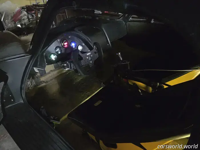 Questo tizio voleva creare la propria auto sportiva. Ora aiuta gli altri a fare lo stesso.