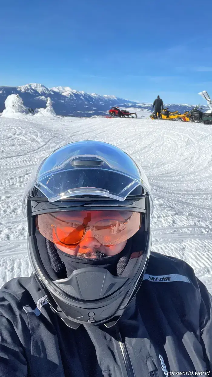 Andar En Moto De Nieve Por Yellowstone Es Difícil, Pero Vale La Pena Congelarse