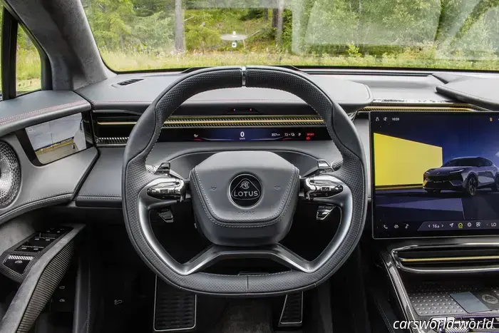 Lotus entra en su era de híbridos enchufables