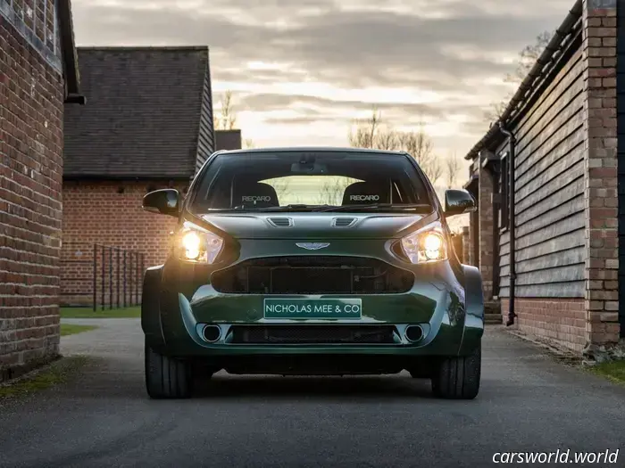 L'unico V8 Aston Martin Cygnet al mondo è in vendita