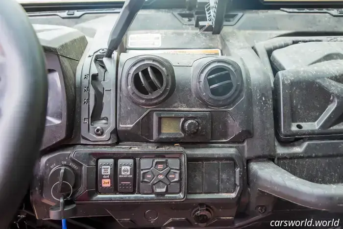 Polaris Ranger XD 1500 NorthStar vs. Can-Am Defender Max Limited: ¿Qué UTV de alto precio realmente domina?