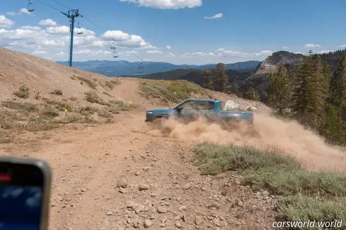 Prova su strada della Rivian R1T Quad 2026: Quando troppo è semplicemente abbastanza