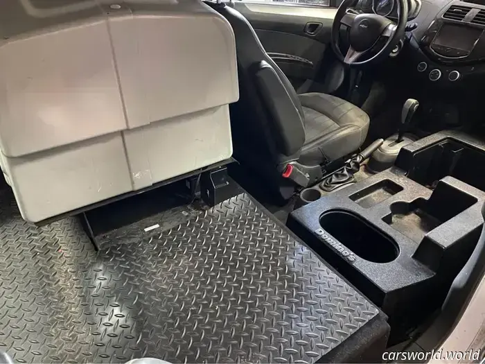Soy el Comprador Objetivo de Este Carro de Reparto de Pizzas Domino's Con Calentador Incorporado