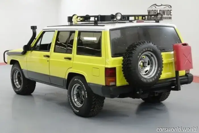 Este inquietantemente ancho Jeep Cherokee es real y puedes comprarlo