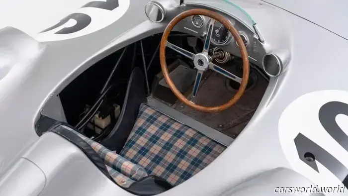 El icónico Mercedes-Benz W196R de 1954 se vende por 54 millones de dólares y se convierte en el coche de Gran Premio más caro del mundo