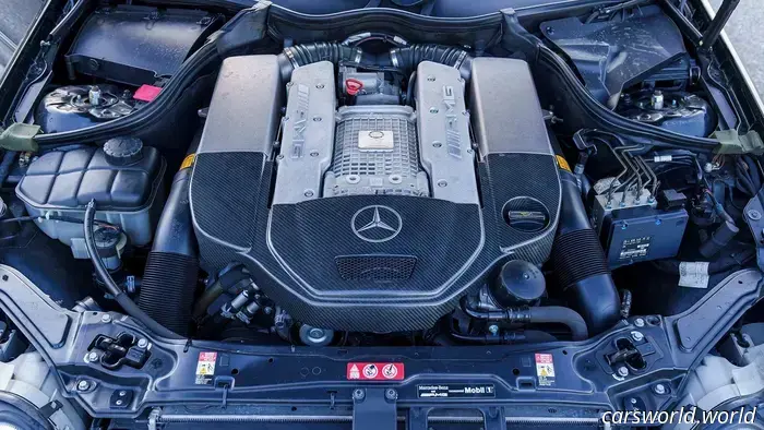 Solo Se Fabricaron 80 Descapotables Mercedes CLK DTM, y Ahora Uno está a la Venta