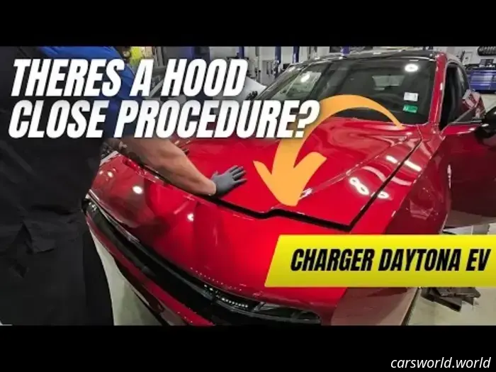 Golpear el capó del Dodge Charger Daytona EV Podría Romperlo