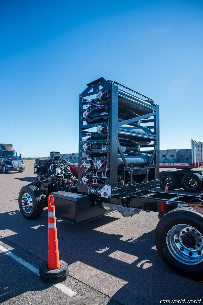 Я посетил испытательный полигон Toyota, будучи скептиком по поводу водорода. Теперь я почти понимаю.
