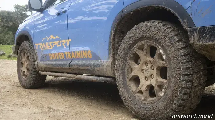 Honda Construyó Este Piloto Listo para Senderos Extremos para Enseñar a Sus Empleados a Conducir Fuera de la Carretera