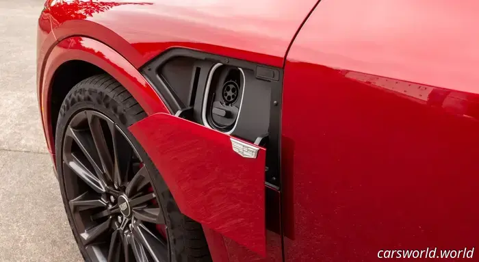 Attenzione acquirenti: ecco un piccolo dettaglio che chi acquista una Cadillac Lyriq dovrebbe conoscere