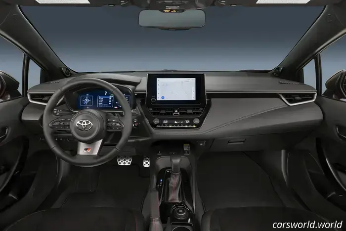La Toyota GR Corolla 2026 non è più la hot hatch conveniente