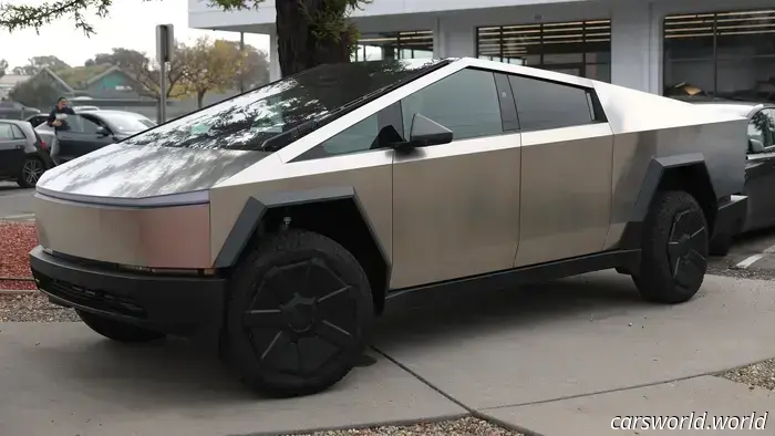 Honda's adorable, compact fastback originally produced 55 hp straight from the factory. Australians managed to increase its factory power output by roughly 25 times.