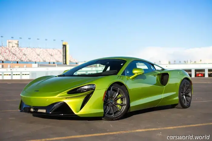 New McLaren CEO States That the Company Is Not Rushed to Develop an Electric Vehicle