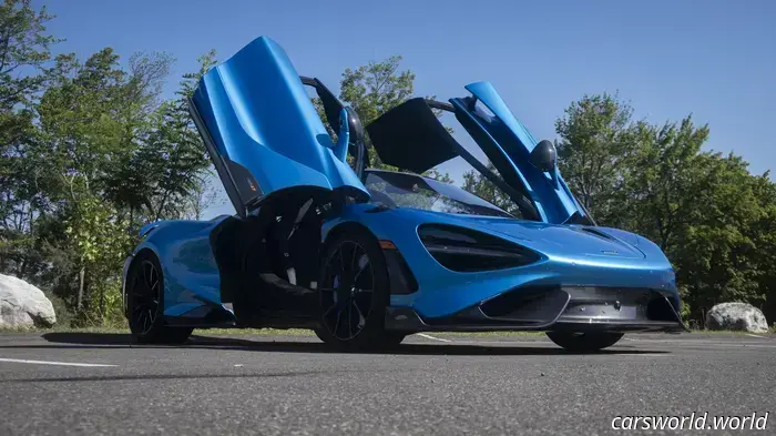 Recensione della McLaren 765LT: perché una Long Tail è più speciale delle altre supercar