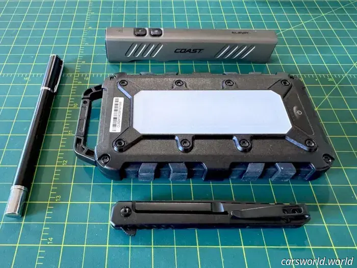 Hands-on Review of Lion Energy Cub and Eclipse Power Banks: Convenient Power for Everyday Carry and Travel