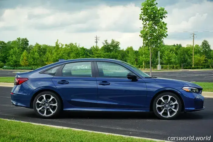 I drove a 2025 Honda Civic Hybrid for two months and effortlessly achieved 51 MPG.