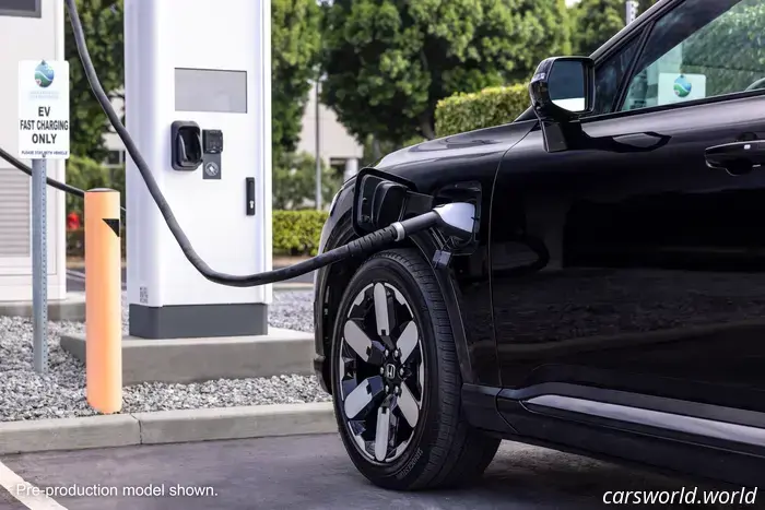 El CEO De Honda Tiene Que Ver Con Los Híbridos Ahora Que La Adopción De Vehículos Eléctricos Se 'Retrasa Entre 5 Y 6 Años'