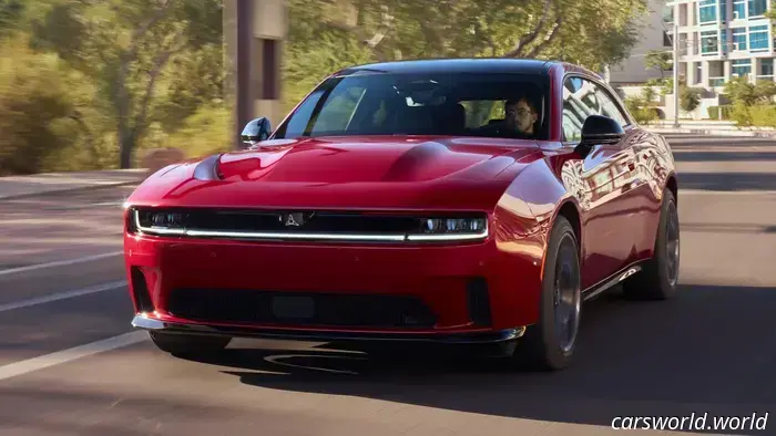 Генеральный директор Dodge намекает на возвращение V8 Charger - но не сейчас