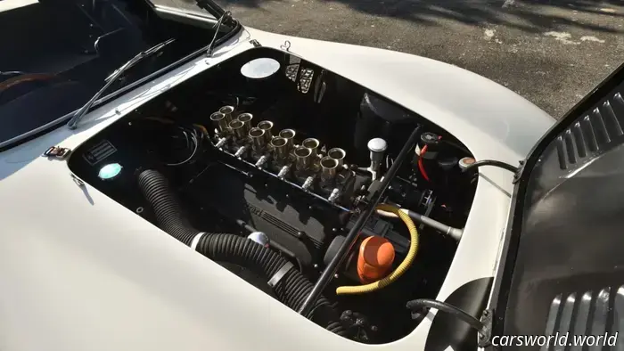 El único Ferrari 250 GTO fabricado en color blanco saldrá a subasta.