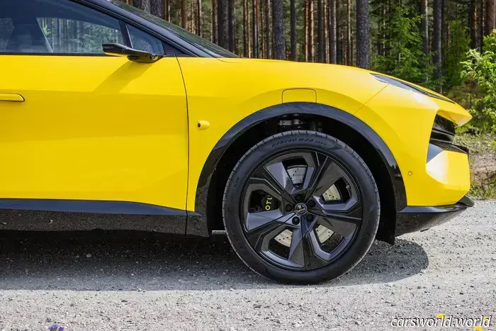 Lotus entra en su era de híbridos enchufables