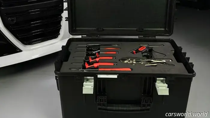 This Ultimate Track-Day Tool Kit is a collaboration between BMW Tuner Shop and Sonic Tools.