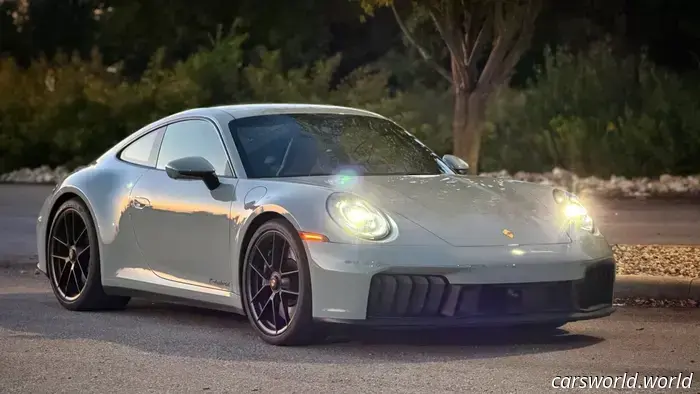 Reseña del Porsche 911 Carrera GTS 2025: un híbrido combativo con problemas de actitud