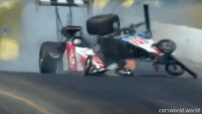 Болиды NHRA Top Fuel разбились после разгона до 335 миль в час, опрокинув Тони Стюарта на бок.
