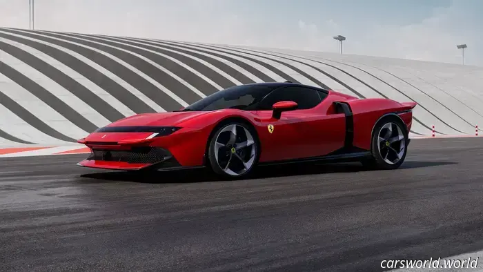 Ferrari Testarossa возвращается с 1 036 л. с. и задним антикрылом из 70‑х годов
