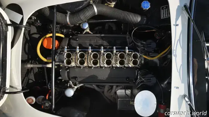 El único Ferrari 250 GTO fabricado en color blanco saldrá a subasta.