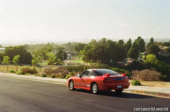 Я нашёл Nissan 240SX, который принадлежал бабушке, и превратил его в свою JDM‑машину мечты.